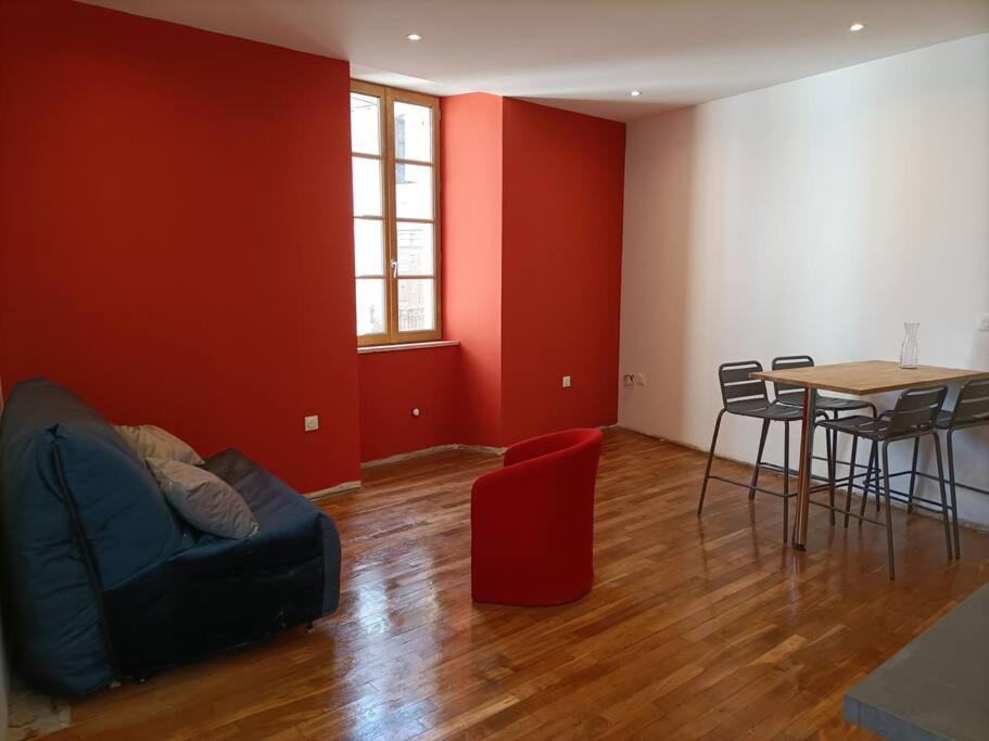 Appartement 1Er Etage Largentière Екстериор снимка