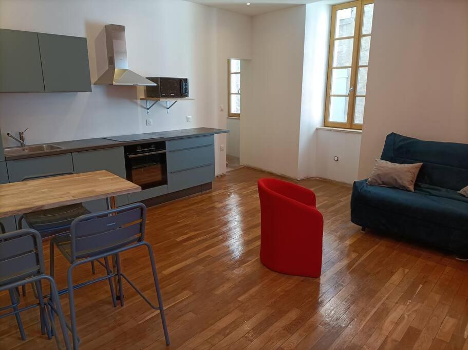 Appartement 1Er Etage Largentière Екстериор снимка