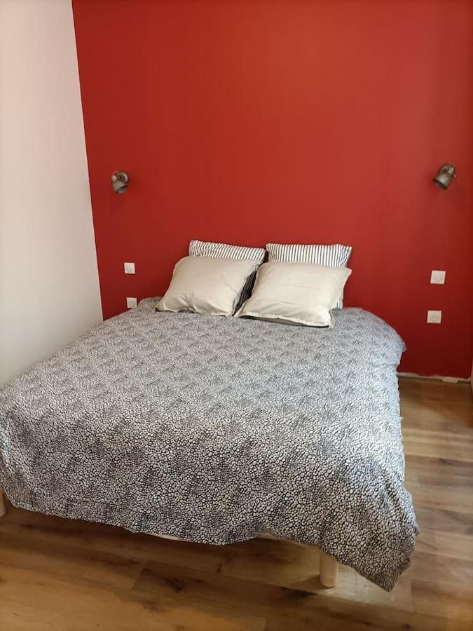 Appartement 1Er Etage Largentière Екстериор снимка